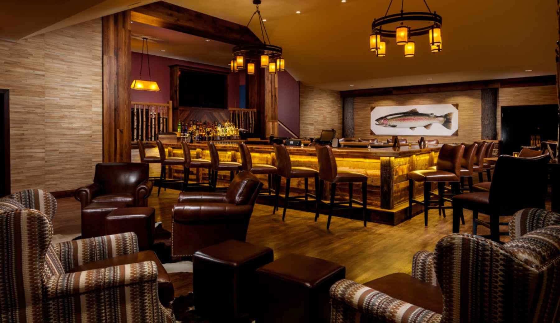 The lodge's lounge and bar (photo: c/o Tailwater Lodge). Tailwater Lodge - Lounge and Bar