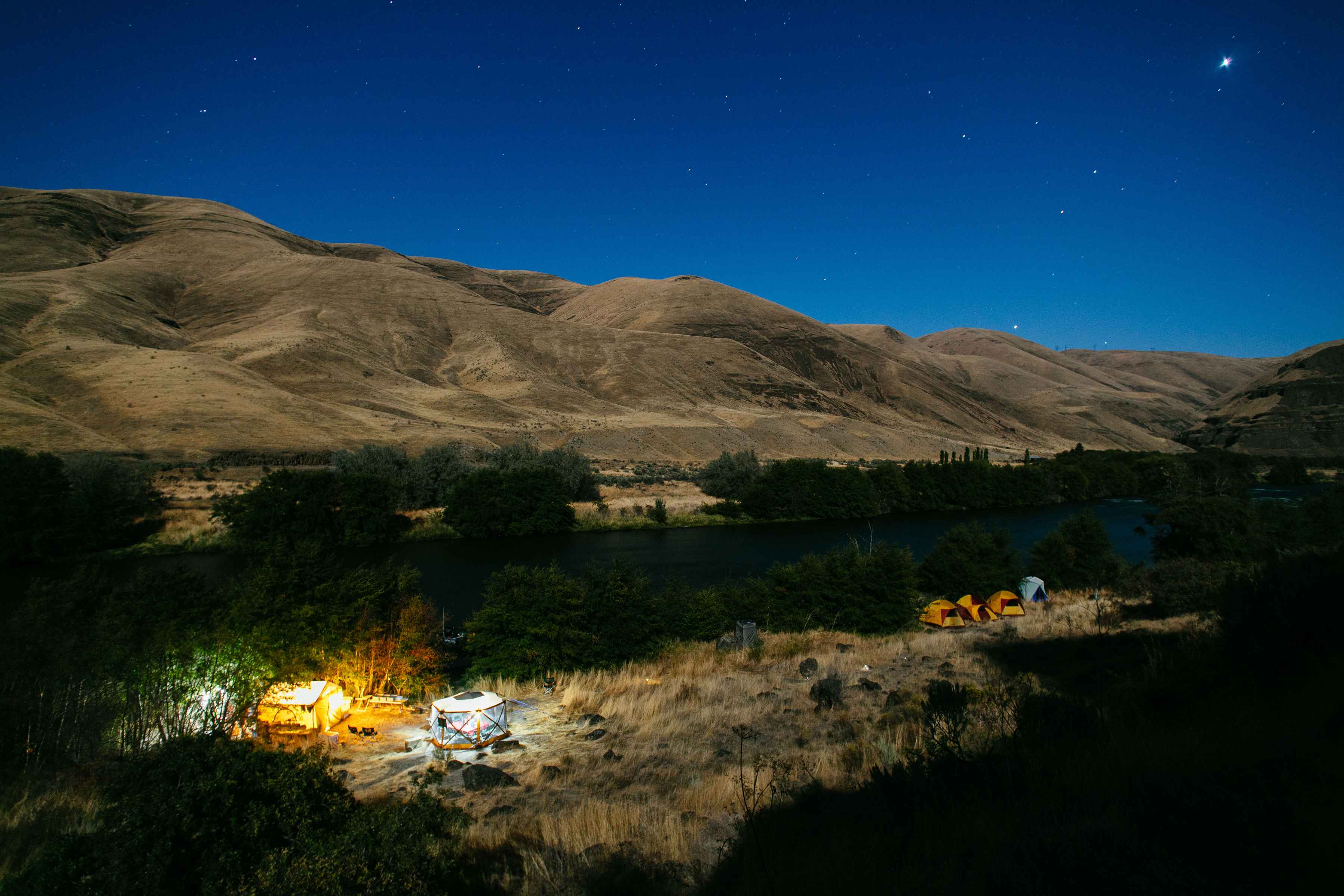 Fish The Swing's steelhead camp on the lower Deschutes River (photo: Jeremy Koreski). steelhead camp deschutes river