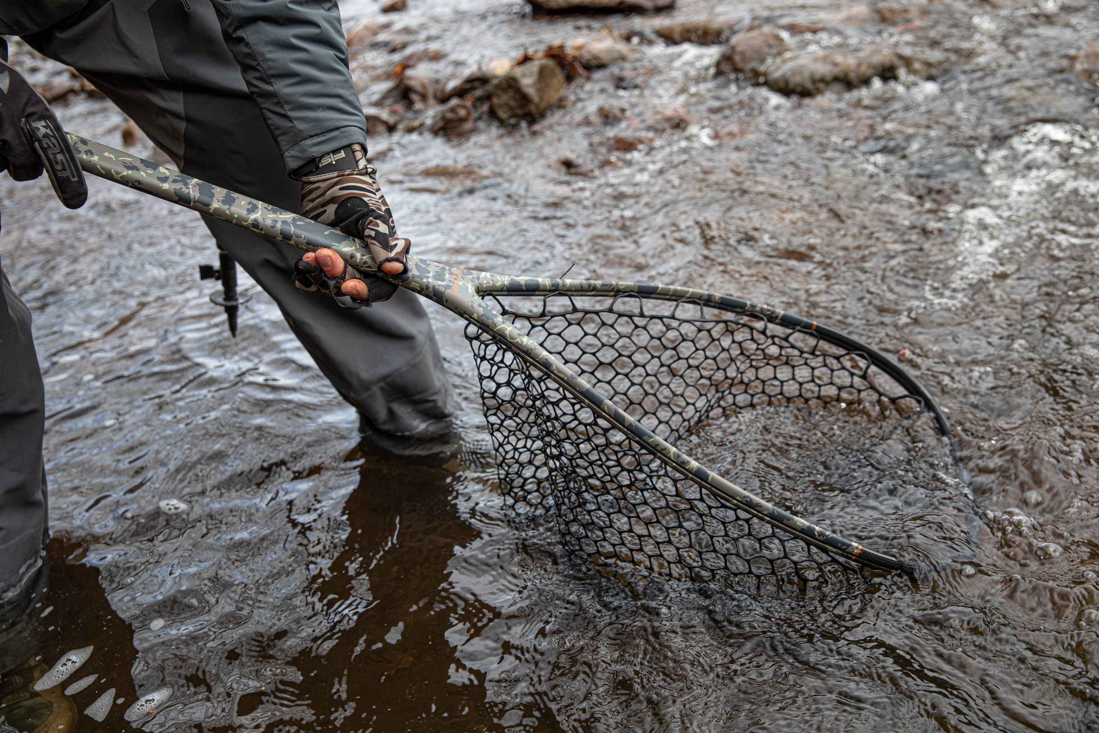 Fishpond's Nomad El Jefe Net (photo: Chad Shmukler). fishpond's nomad el jefe net
