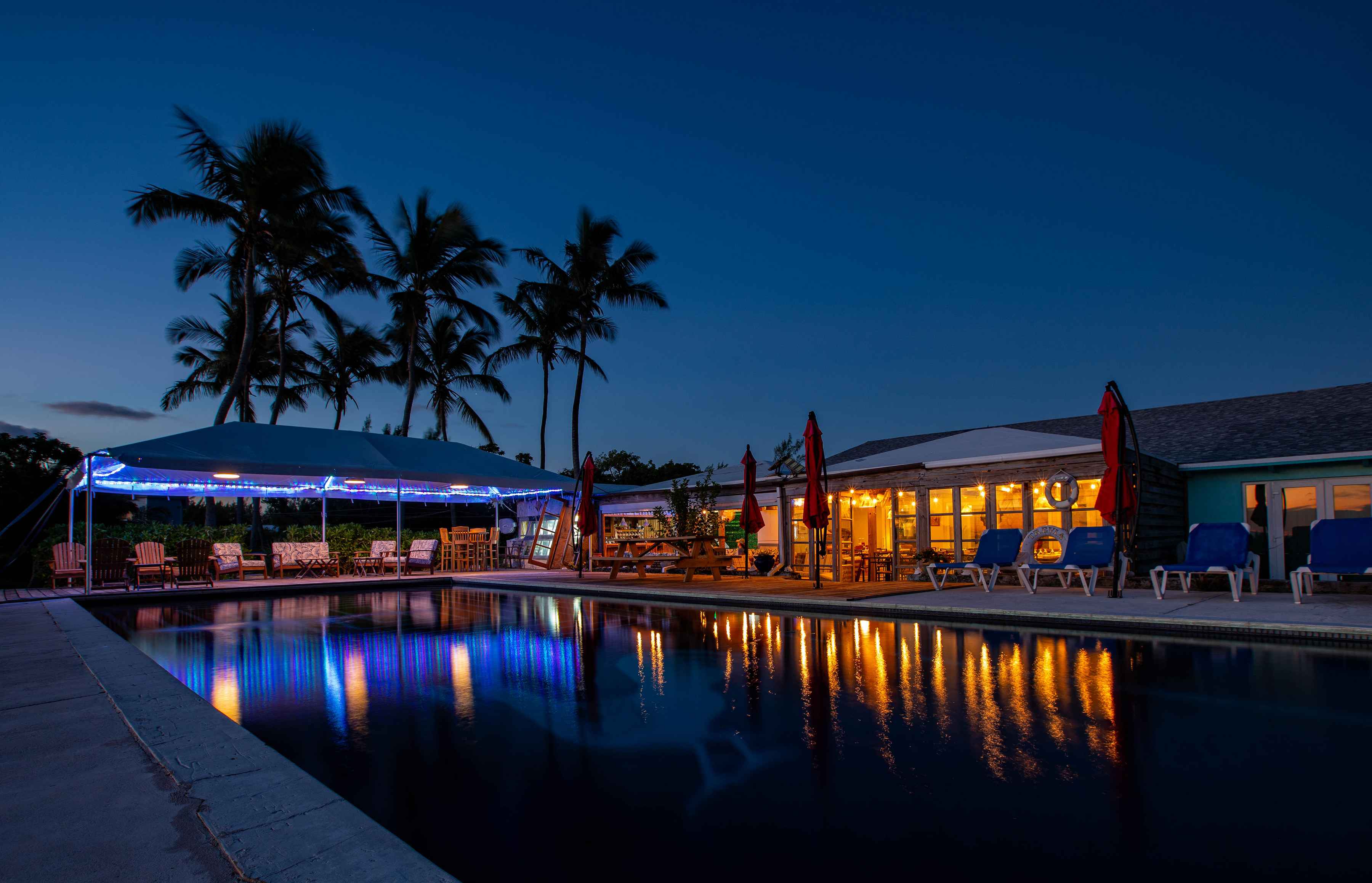 Soul Fly Lodge at night (photo: Earl Harper). soul fly lodge at night